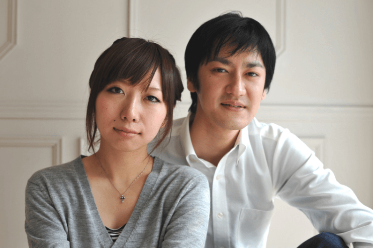 服装はスーツだけじゃない！男性の婚活写真に相応しいカジュアルスタイルを解説 - スタジオインディ婚活写真