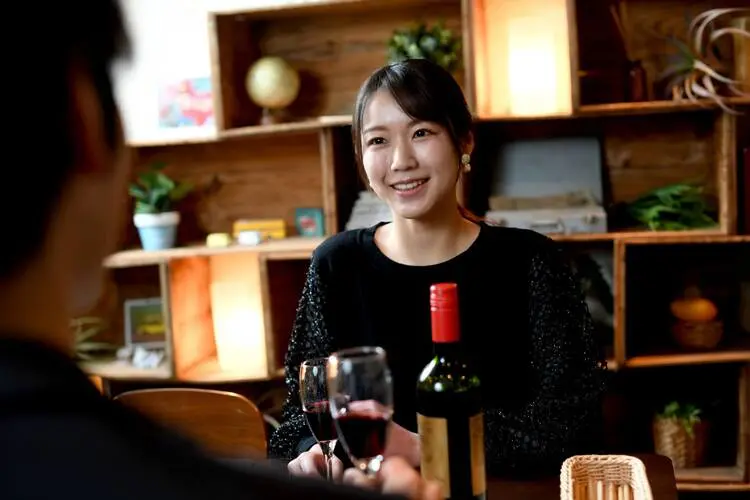 【男女別】婚活お見合い写真撮影に適した服装やおすすめの服装を年代別に解説!5